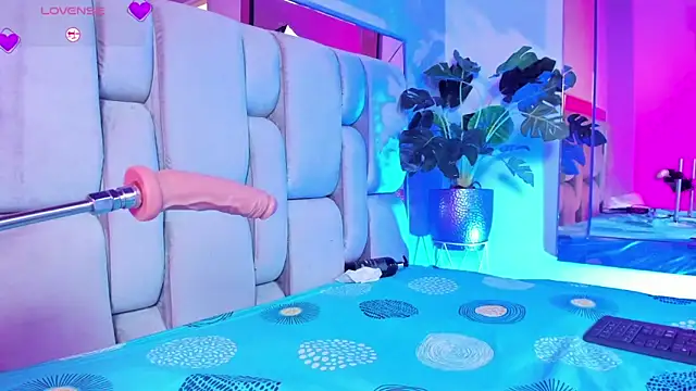 RoseTaylor   online show from March 22, 9:37 am