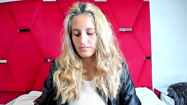 GiaRoussel online show from February 2, 7:46 pm