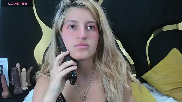 GiaRoussel online show from February 5, 4:54 pm