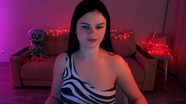 Lora Cain online show from November 5, 3:34 am