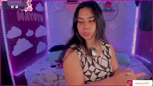 kiki cavilll online show from November 24, 3:14 pm