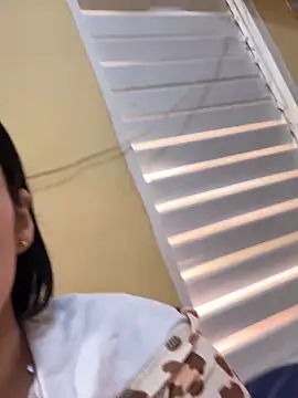 SexyDelaJ online show from February 4, 6:00 pm