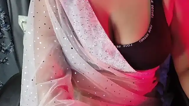 SexyAndHottie online show from December 1, 5:15 pm