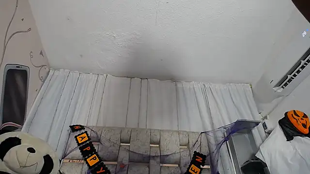 KOURTNEY-- online show from October 30, 3:31 am