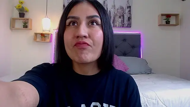 Snapshot of mia_aira chatting on October 16, 4:20 pm mia aira online show from October 16, 4:20 pm