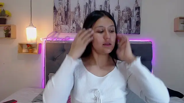 Snapshot of mia_aira chatting on October 18, 3:15 pm mia aira online show from October 18, 3:15 pm