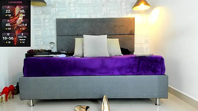 missnatash online show from April 6, 12:17 pm