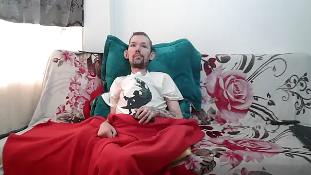 Sophia and Thomas online show from May 11, 3:07 pm