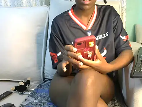 Caryyyl online show from October 31, 11:25 am