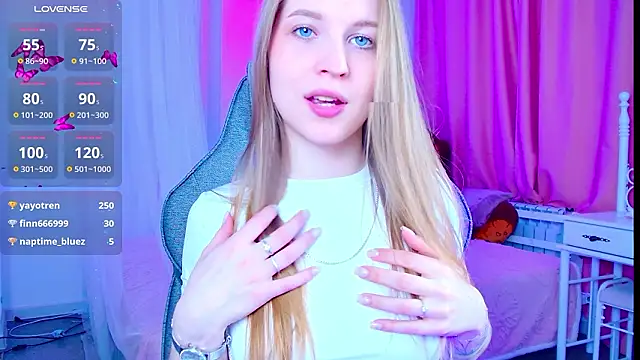 CuteMousee online show from March 30, 10:48 am