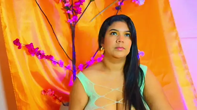 almendraevans online show from September 27, 1:07 pm