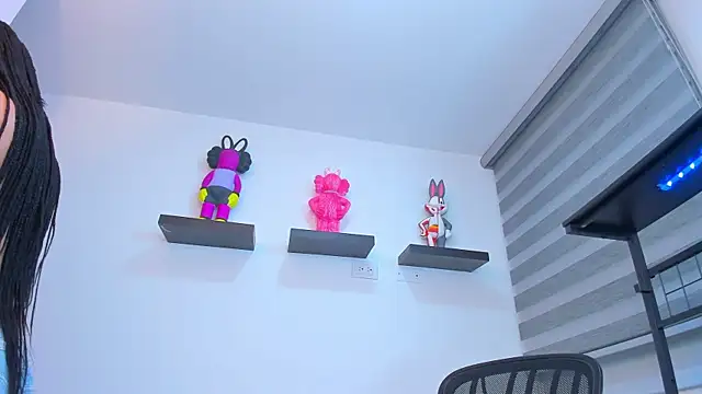 Gangster Girl online show from September 19, 2:21 am