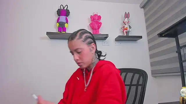 Gangster Girl online show from June 11, 5:59 am