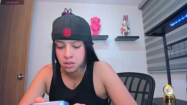 Gangster Girl online show from February 10, 3:09 am