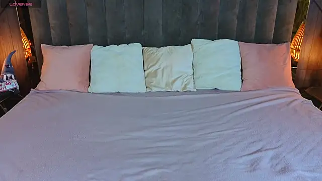 Daisy Delight online show from December 14, 9:31 pm