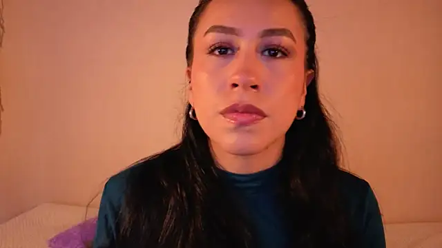 EmiGomez  online show from November 16, 5:35 pm