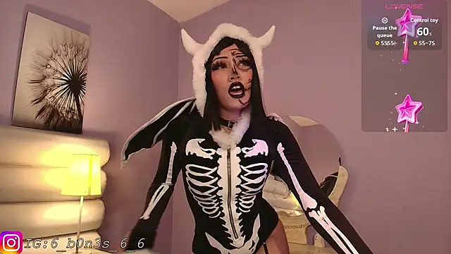 Snapshot of Effy_Corpse chatting on October 8, 5:23 am Effy Corpse online show from October 8, 5:23 am