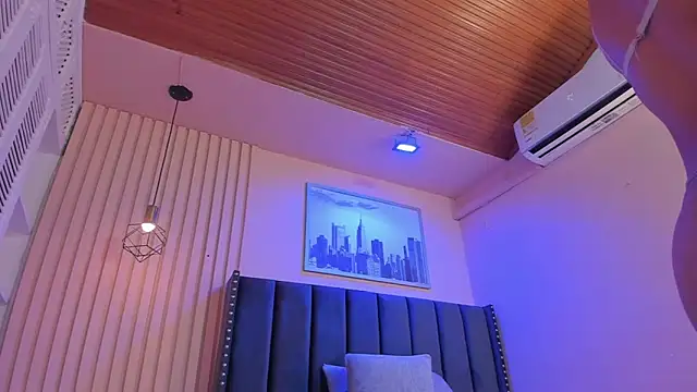 Snapshot of viiolett_lee chatting on September 26, 10:29 pm viiolett lee online show from September 26, 10:29 pm