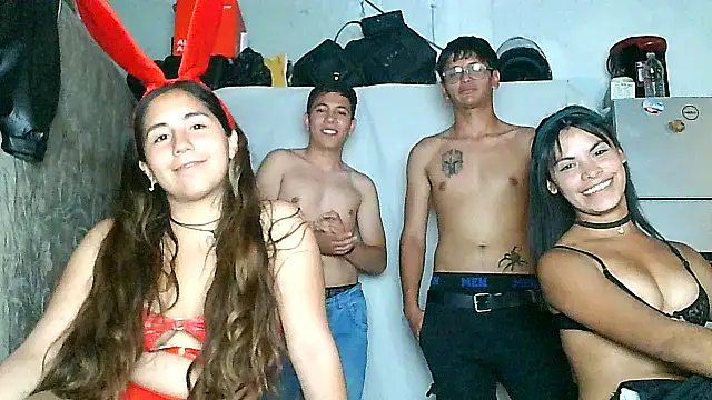 Snapshot of teendotados chatting on October 8, 10:25 pm teendotados online show from October 8, 10:25 pm