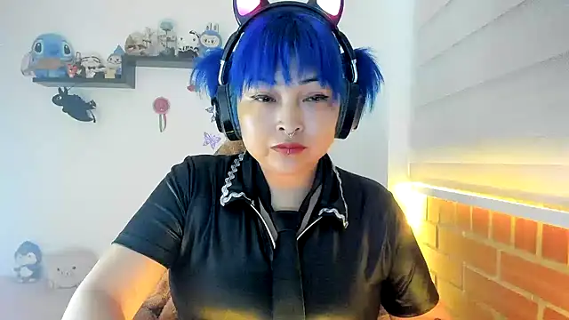 Shaddycute  online show from October 20, 6:11 pm