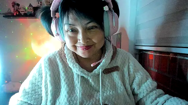 Shaddycute  online show from May 21, 3:48 am