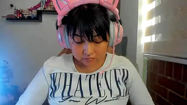 Shaddycute  online show from April 1, 6:49 pm