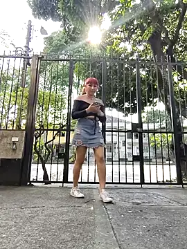 florecita9 online show from December 13, 7:53 pm