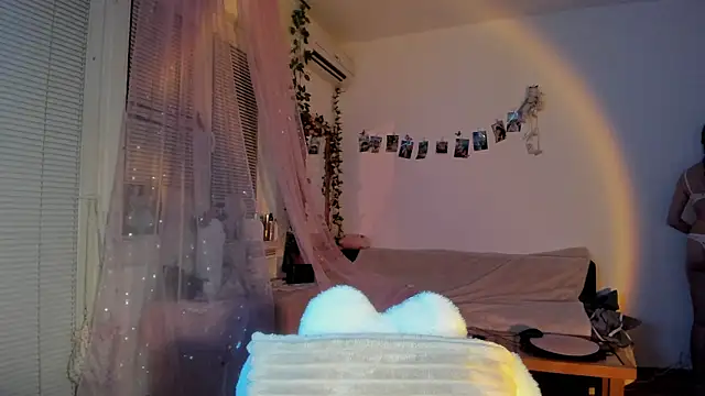 Jenny darling love online show from September 8, 5:45 pm