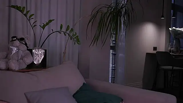 EdlinHargus online show from September 9, 1:49 am