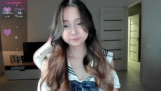 Fluffy Rose online show from February 3, 12:10 pm