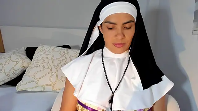 ClaraMariaMon online show from July 20, 7:25 pm