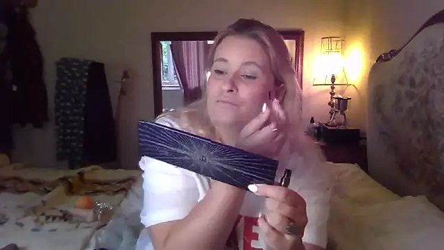 JosieAndYou online show from October 4, 2:43 pm