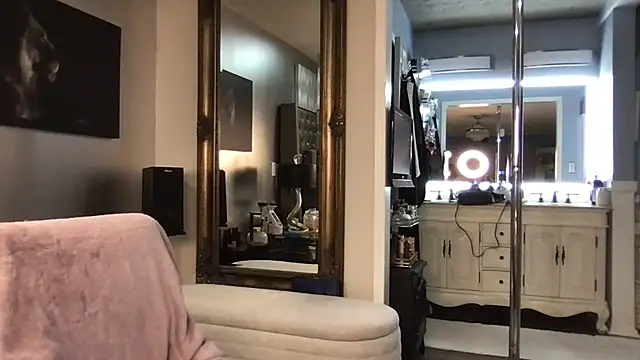 curvyfunlover online show from September 11, 7:03 pm