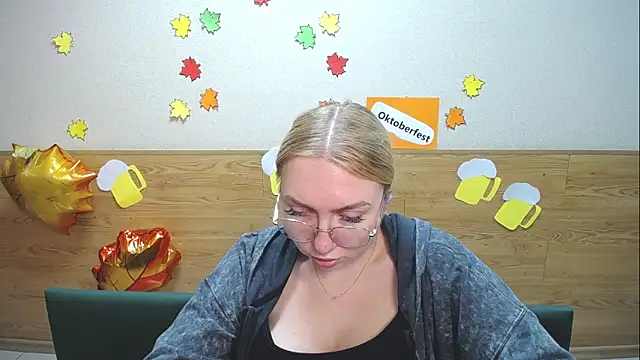 Snapshot of BeatriceFly chatting on September 19, 1:10 pm BeatriceFly online show from September 19, 1:10 pm