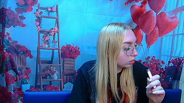 BeatriceFly online show from May 8, 12:52 pm