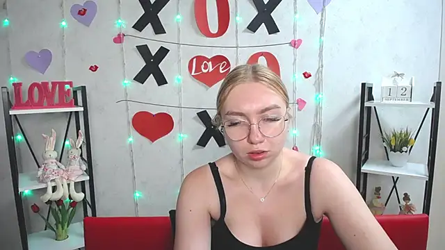 Snapshot of BeatriceFly chatting on September 12, 2:46 pm BeatriceFly online show from September 12, 2:46 pm