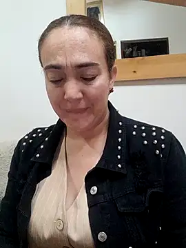 skayhot  online show from February 9, 11:45 am