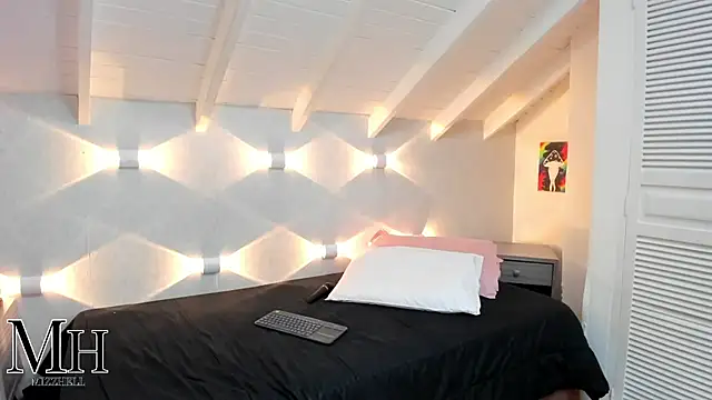 MizzHell online show from December 21, 3:44 am