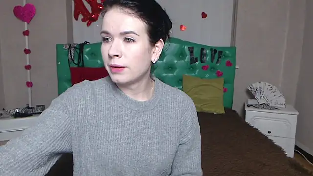 JasmineKouch online show from January 19, 6:20 am