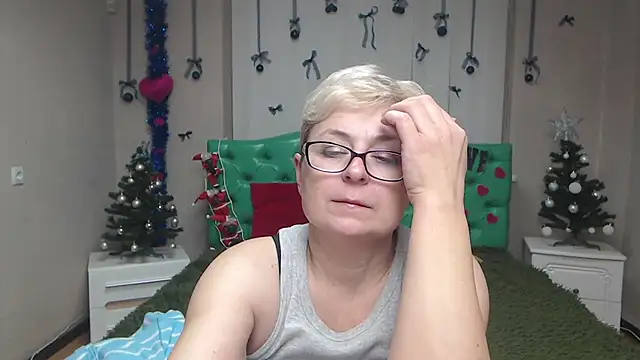 EmiliaGree online show from December 15, 8:14 pm