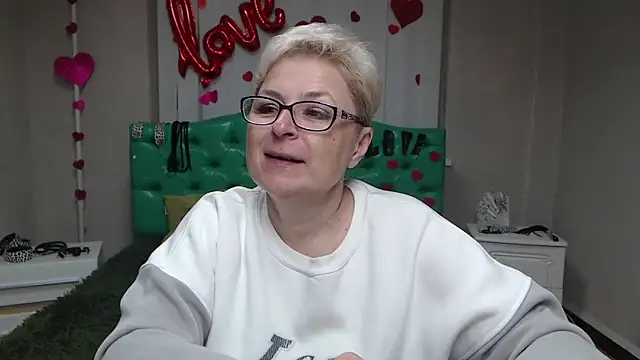 EmiliaGree online show from September 27, 5:20 pm