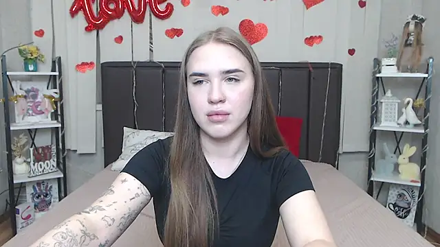 LauraHlot online show from April 4, 6:07 pm