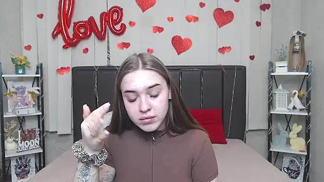 LauraHlot online show from March 16, 7:56 am