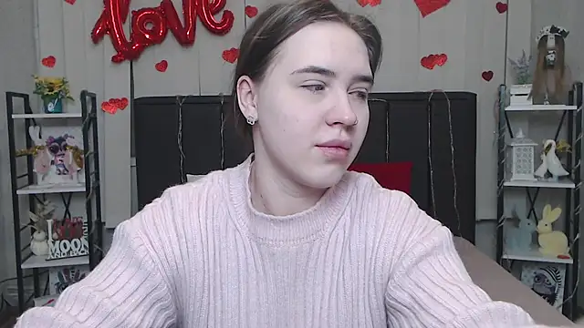 LauraHlot online show from February 11, 8:32 pm