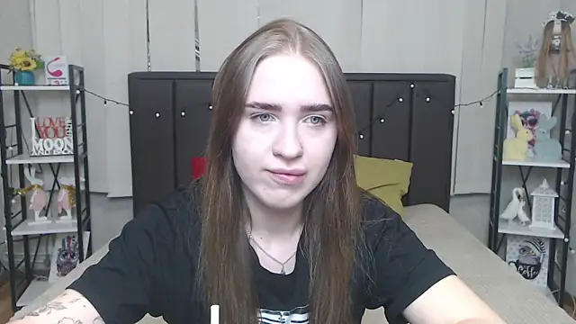 LauraHlot online show from September 24, 5:50 am