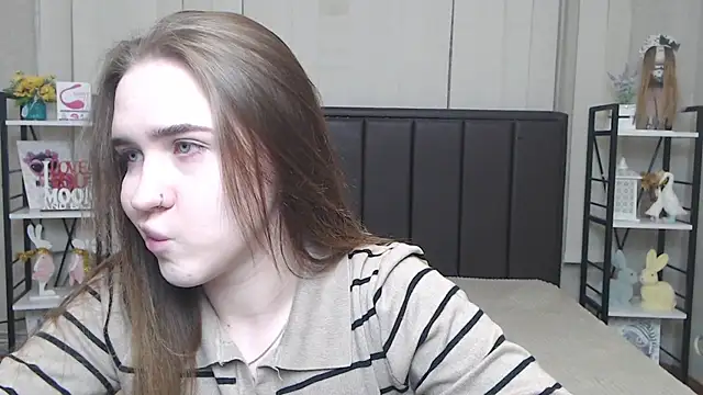 LauraHlot online show from December 5, 6:53 pm