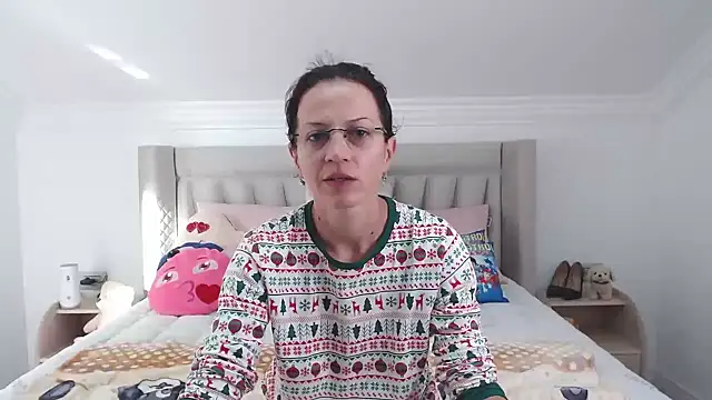 CatWoman0001 online show from November 25, 7:54 am