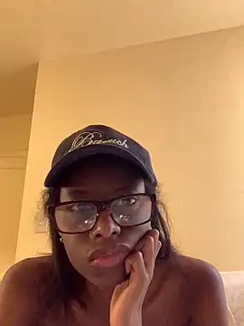 weeklyrush28 online show from March 11, 2:09 pm