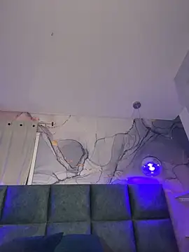 kiim taaylor online show from November 17, 12:50 pm