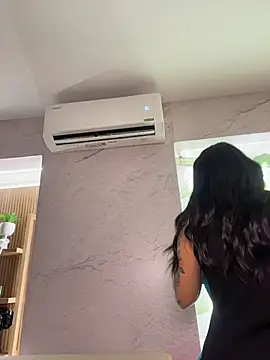 kiim taaylor online show from November 30, 7:18 pm